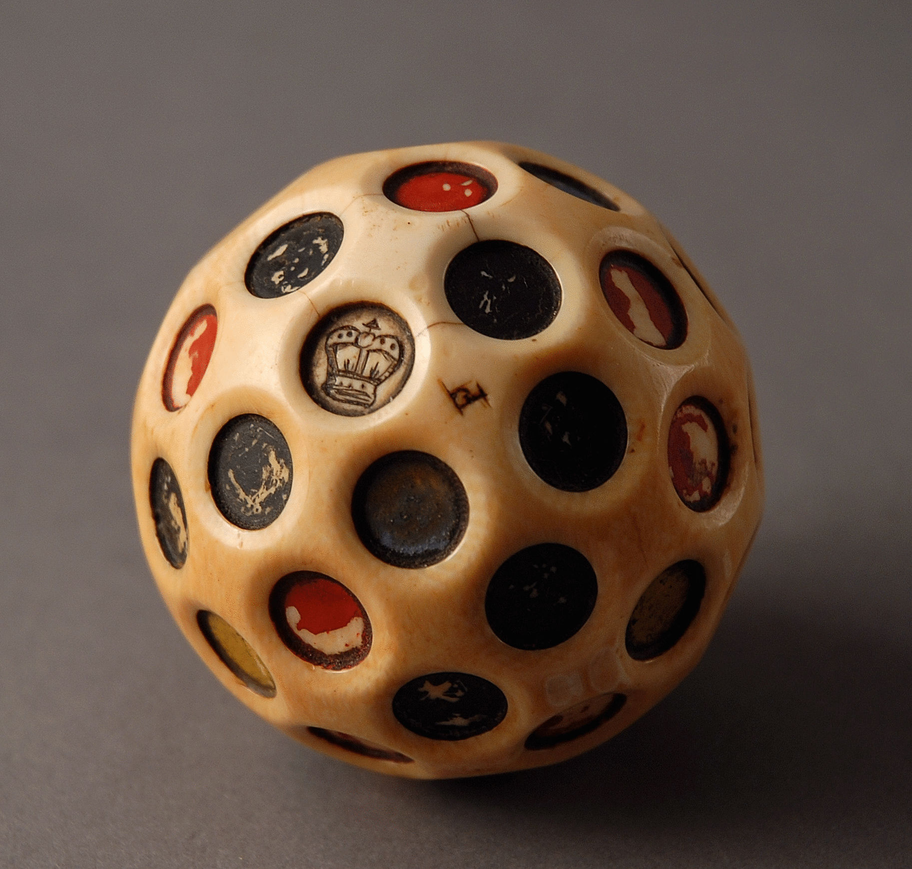 Ivory Gambling Ball / Teetotum
